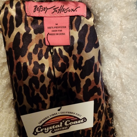 Betsy Johnson Faux Fur Shag Vest with Leopard Print lining. NWT - Picture 5 of 6